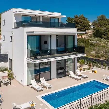 Villa Luxury Aurora By The Sea *